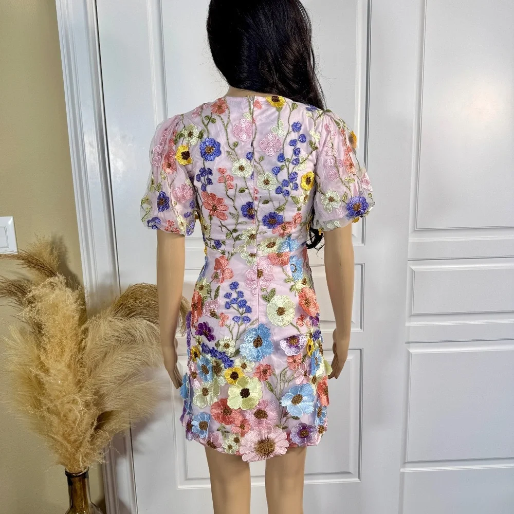 WOMEN'S 3D FLORAL BODYCON MINI DRESS WITH PUFF SLEEVES - Picture 9 of 13